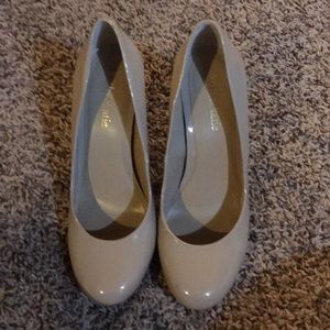 Kelly & Katie nude heels only worn a couple times!